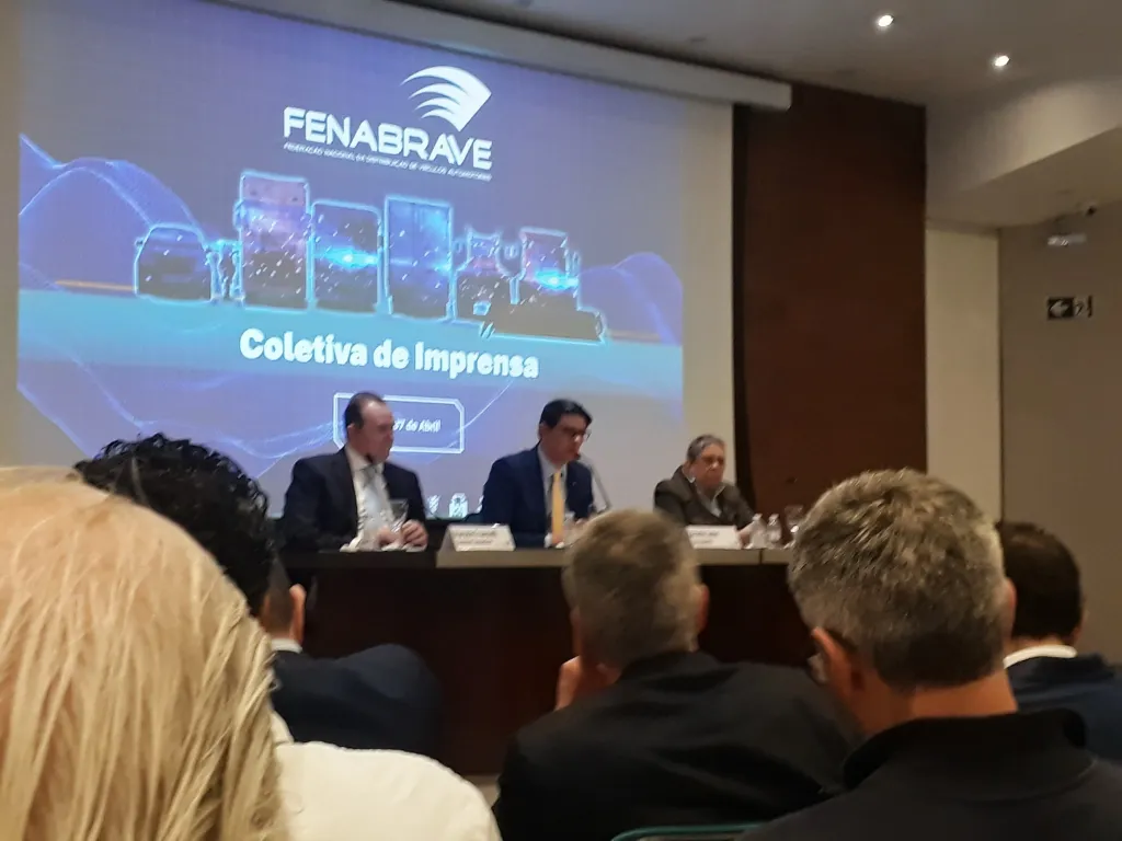 Coletiva de imprensa da Fenabrave (Foto: Alexandre Asquini)